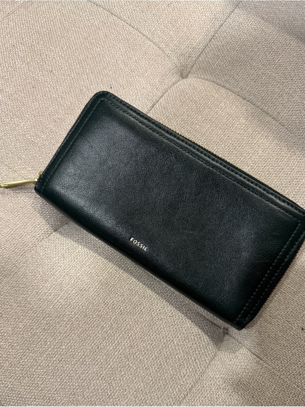 Fossil Green Leather Zip Wallet with Gold Accents